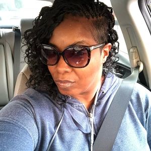 Meet your Posher, Danae